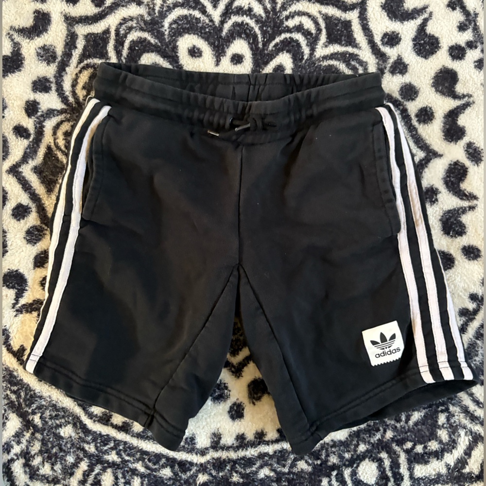 Boys Adidas Strip Shorts 🌵9-10